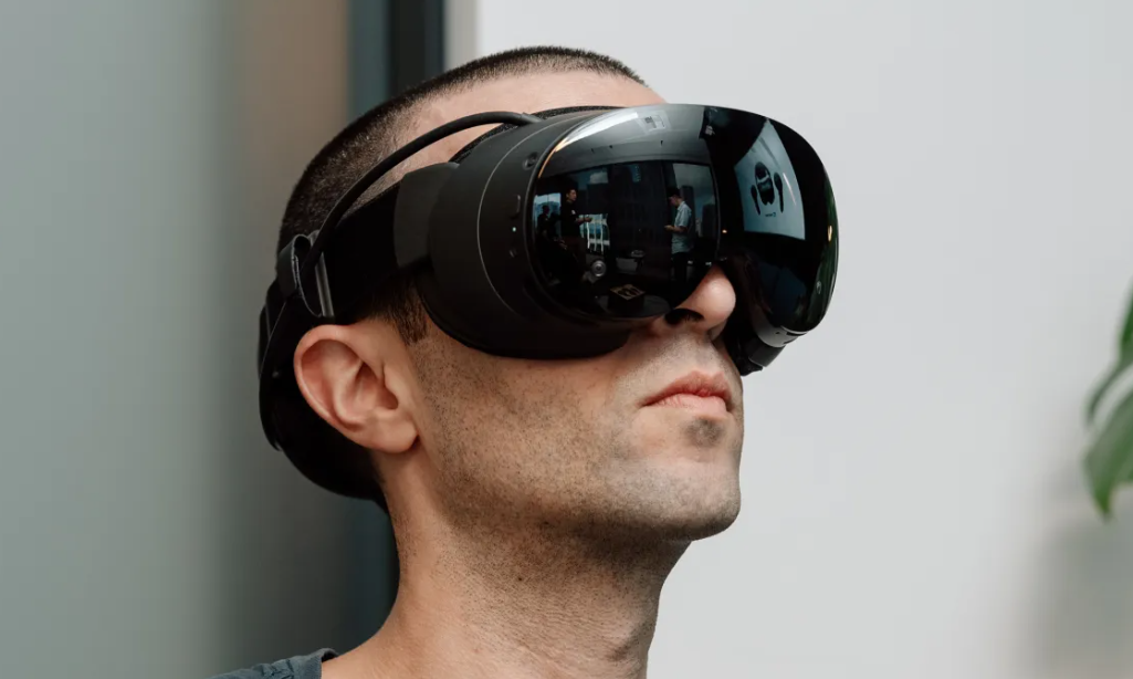 Steam Frame – VR texnologiyasına gözlənilməz yeni yanaşma. Valve-ın yeni qulaqlığı – Steam Frame – məhz bunu təqdim edir.